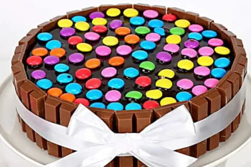 KitKat Gems Chocolate Cake [500 Grams]