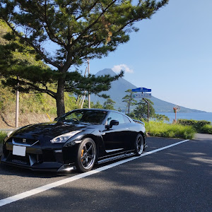 NISSAN GT-R