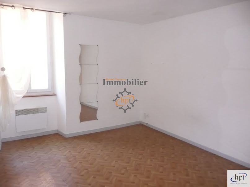 Location  appartement 2 pièces 31 m² à Saint-Affrique (12400), 339 €