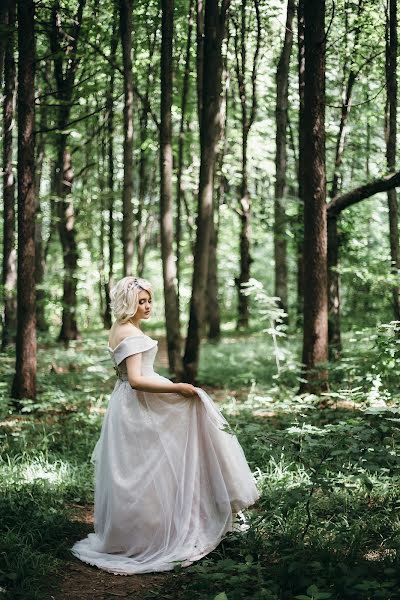 Wedding photographer Anna Sushkova (anich). Photo of 19 July 2019