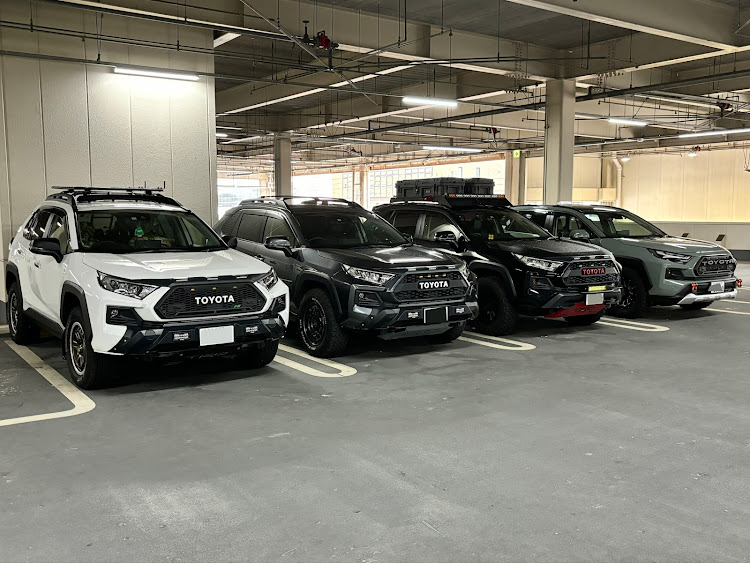 RAV4の真正面ショット・ついにシャックル装着・密会に関するカスタム事例の投稿画像3枚目