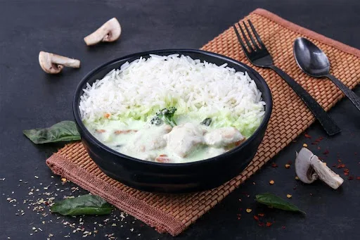 Chicken Green Thai Curry with Steam Rice Bowl