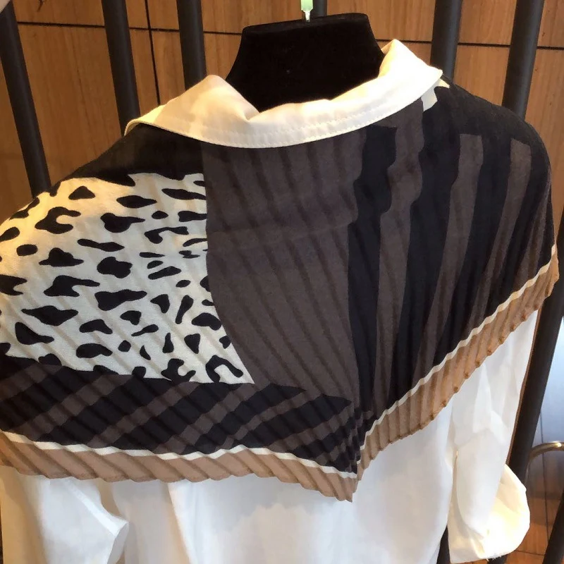 Sciarpa in cotone e lino alla moda con processo di aggraffatura
