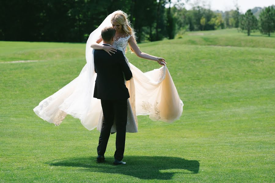 Fotógrafo de casamento Violetta Emelyanova (violapictures). Foto de 29 de agosto 2017