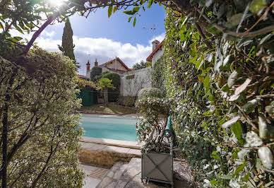 Maison avec piscine et jardin 20