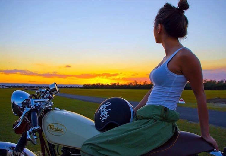 BASiiさんが投稿したbiker babes・SEXY・bikerに関するカスタム事例の投稿画像2枚目