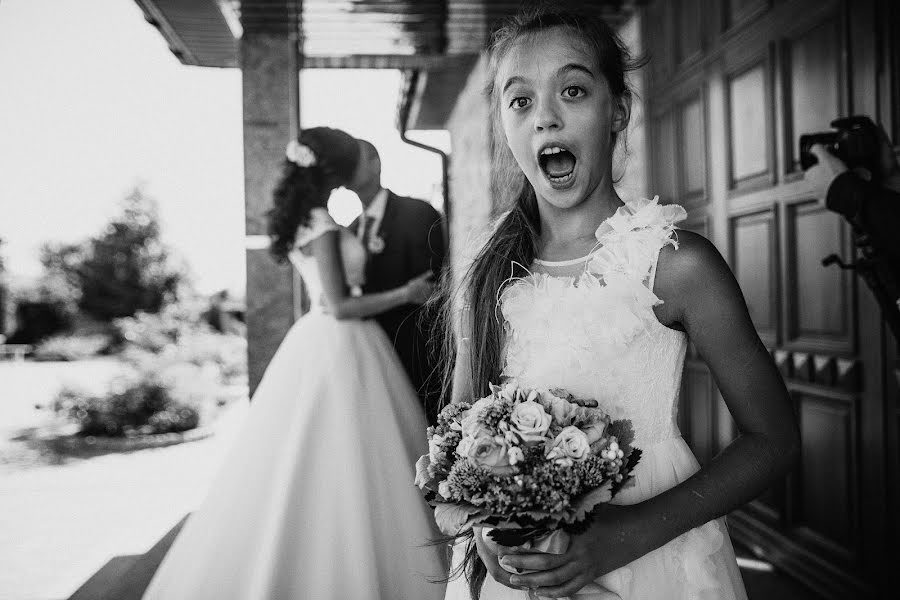 Fotógrafo de casamento Irina Zhdanova (novaphoto). Foto de 10 de setembro 2016