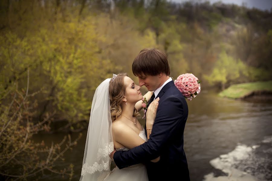 Fotógrafo de casamento Oleg Karakulya (ongel). Foto de 16 de maio 2015