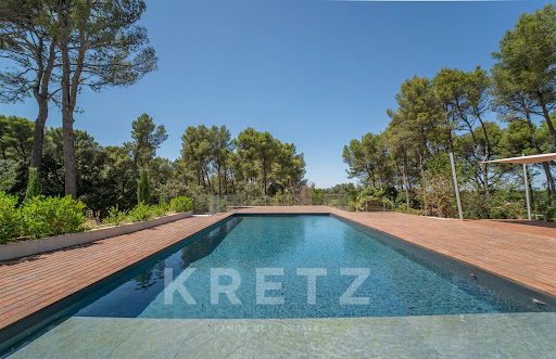 House with pool and garden 5