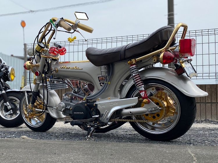 ハイラックストラックのlowrider・ハイドロ・80ハイラックス・4mini・旧原付に関するカスタム事例の投稿画像3枚目