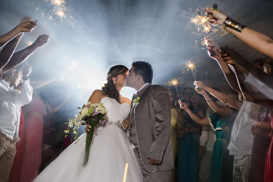 Fotógrafo de bodas Victor Nodier Giraldo Moncayo (nodieres). Foto del 26 de febrero 2019