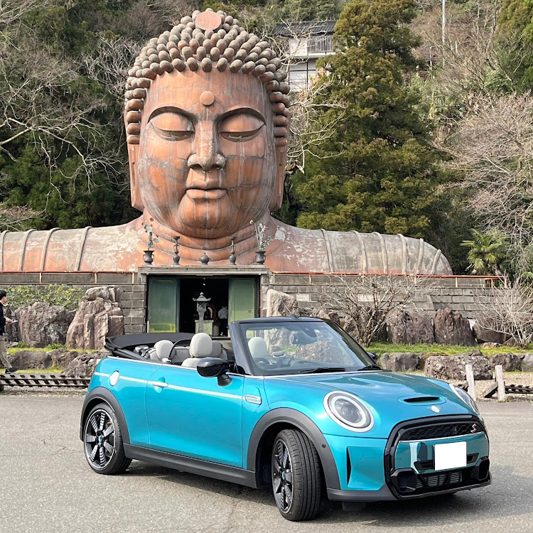 ミニ コンバーチブルの春ですね・ドライブ・金沢カレー・ハニべ巌窟院・F57MINIconvertibleに関するカスタム事例の投稿画像1枚目