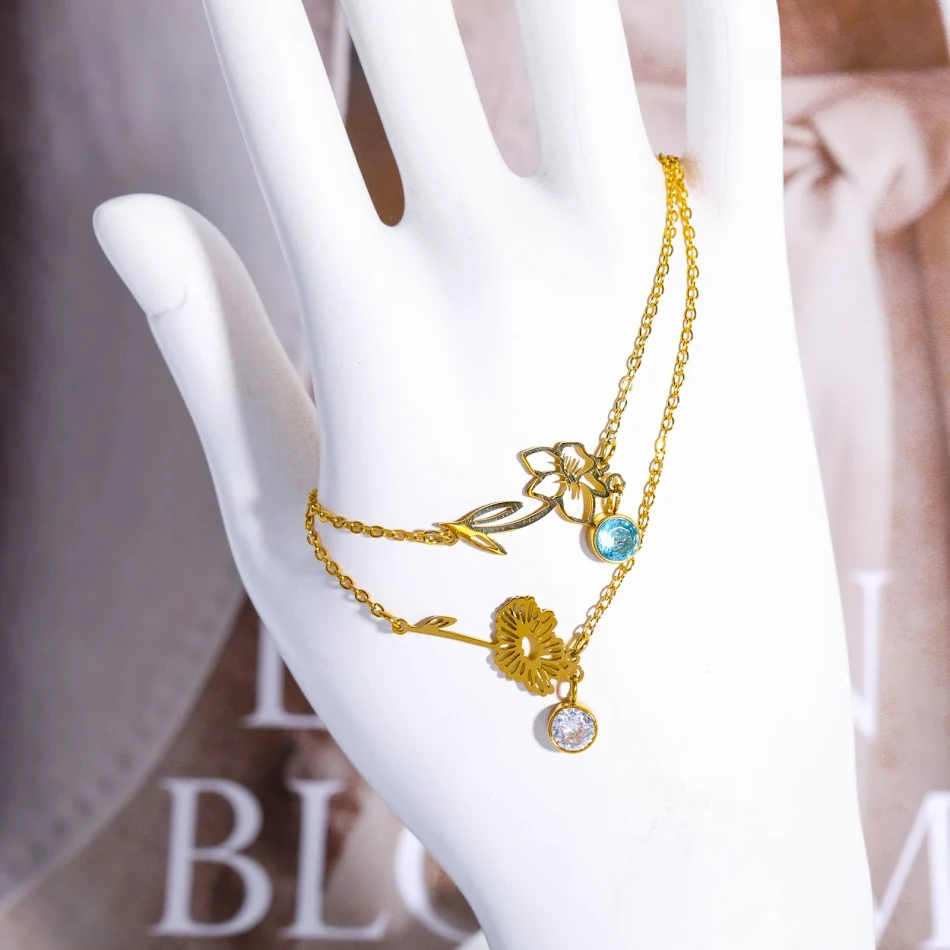 Brazalete de Flores de Diciembre con Colgante de Zirconita para Cumpleaños Un regalo significativo y elegante. Diseño especial para aniversarios.
