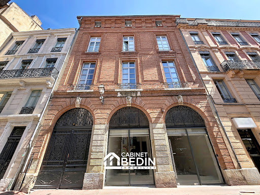 Prestige property for sale in Toulouse (31000) - Old brick building facade with arches