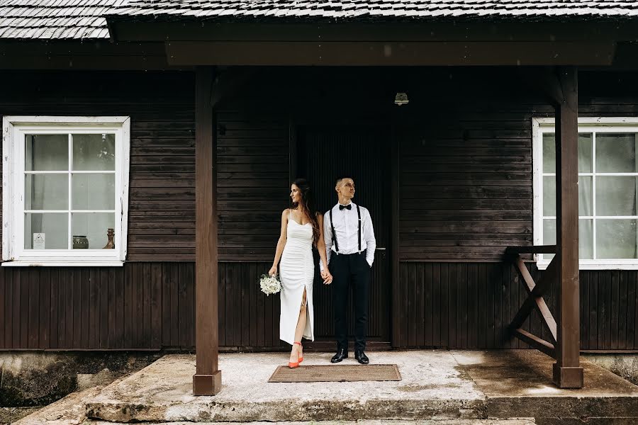 Fotografo di matrimoni Oksana Bebrisha (luarlv). Foto del 10 gennaio 2023