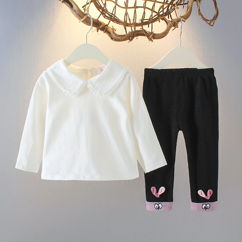 Driedelige pak voor meisjes Westerse stijl Herfst babykleding Comfortabele en stijlvolle set. Perfect voor de herfstperiode en volop draagplezier.