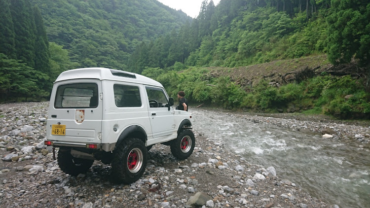 ジムニーの川遊び🏞・オフロード❗・あのベンチ・琵琶湖に関するカスタム事例の投稿画像3枚目