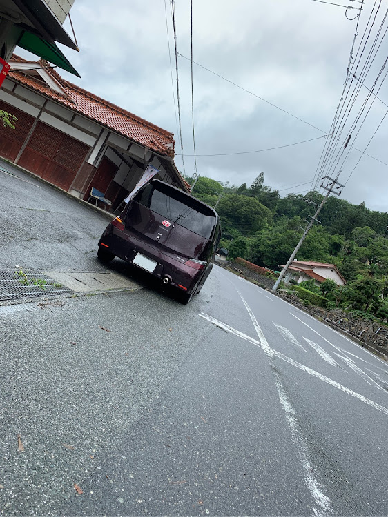 bBの休日ドライブ・雨の日のドライブ・次期愛車候補に関するカスタム事例の投稿画像1枚目
