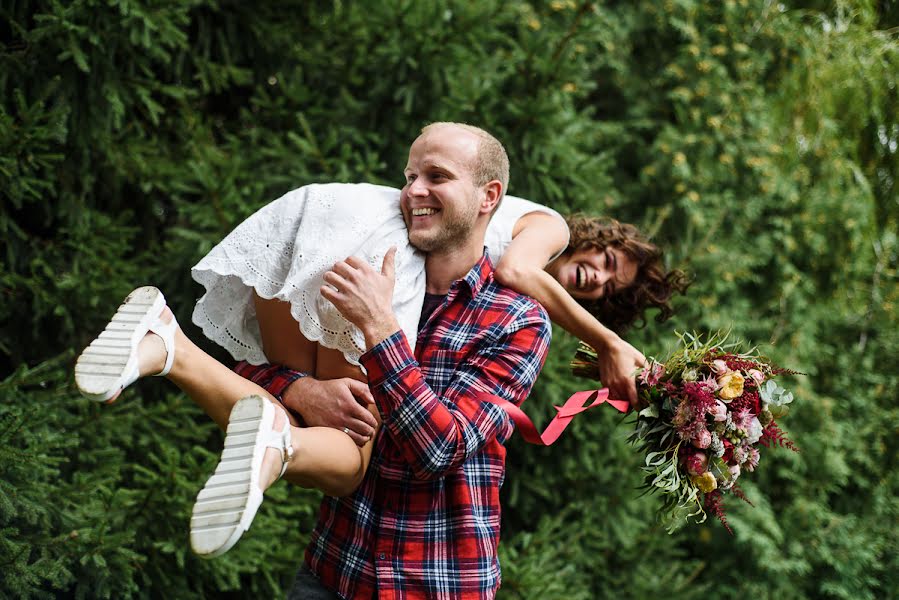 Wedding photographer Anya Piorunskaya (annyrka). Photo of 24 August 2017