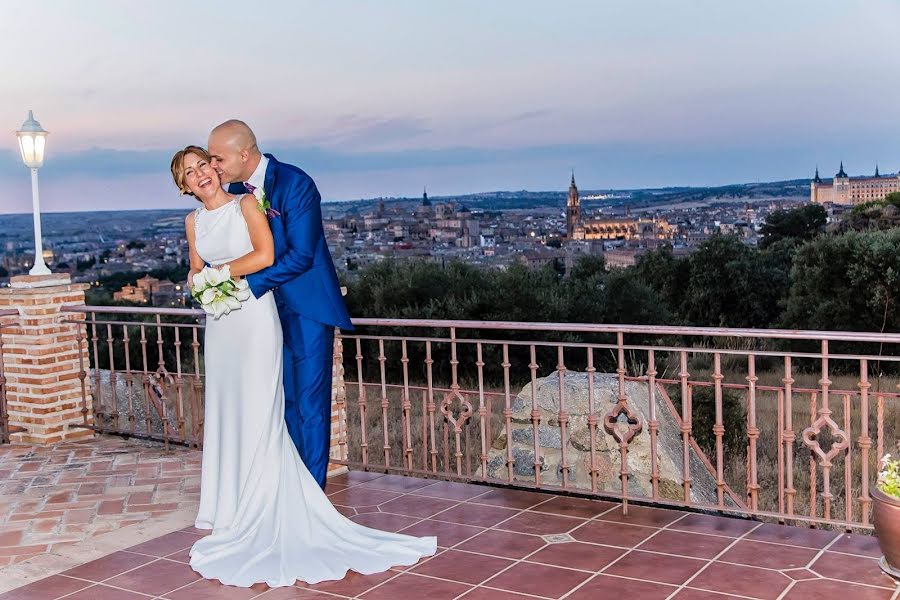 Fotografo di matrimoni Enrique Cuevas (clfotografos). Foto del 23 maggio 2019