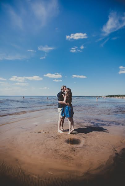 Wedding photographer Marina Stroganova (scissor). Photo of 28 July 2014