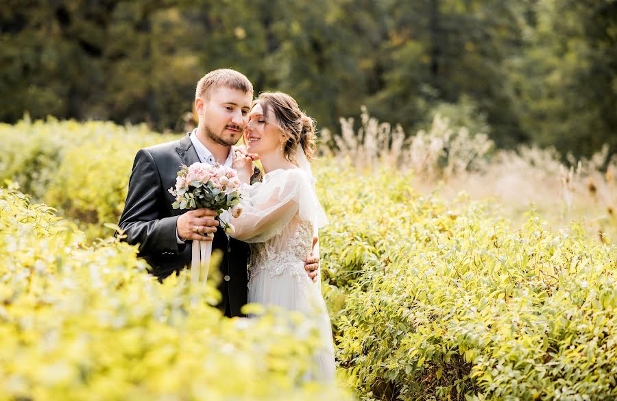 Fotografo di matrimoni Olga Kharskaya (bezga767). Foto del 18 settembre 2020