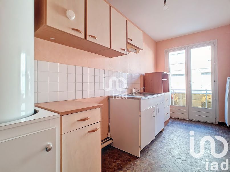 Vente appartement 3 pièces 65 m² à Vierzon (18100), 57 000 €