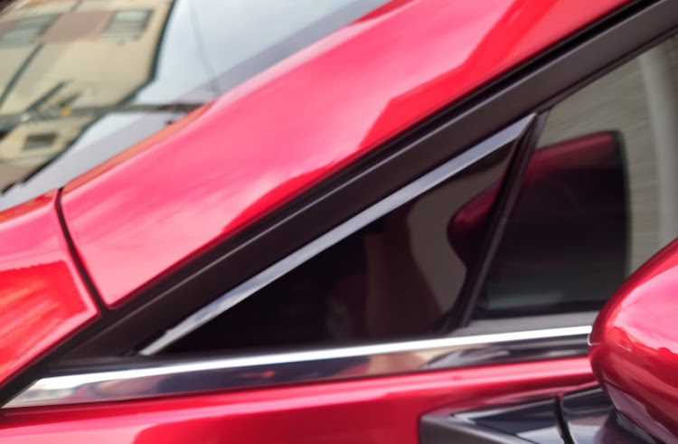 MAZDA3のボディ明暗・ビューティフルカーズ・イージーグロスコート・ピアノブラック・ソウルレッドクリスタルメタリックに関するカスタム事例の投稿画像9枚目