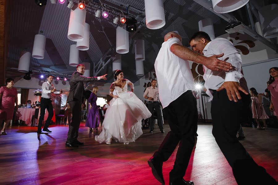 Fotógrafo de casamento Svetlana Teterkina (isfoto). Foto de 19 de junho 2018