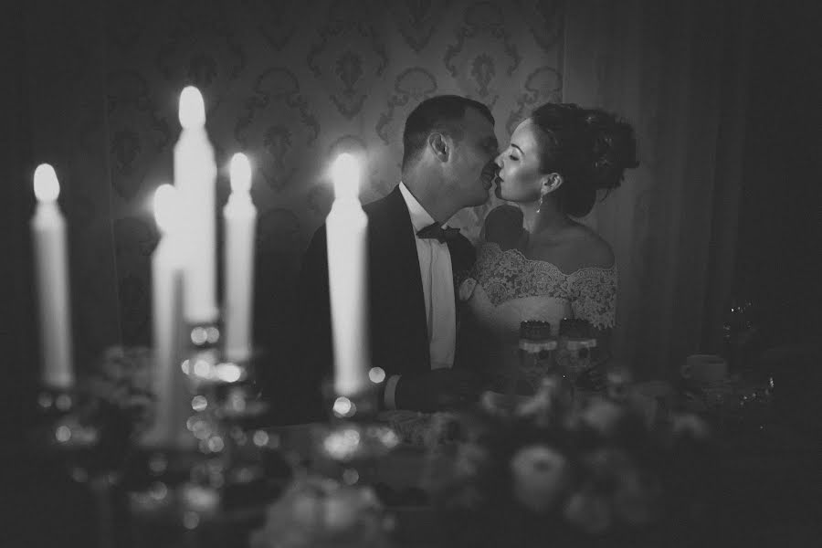 Wedding photographer Anastasiya Guryanova (birdmystery1984). Photo of 15 August 2016