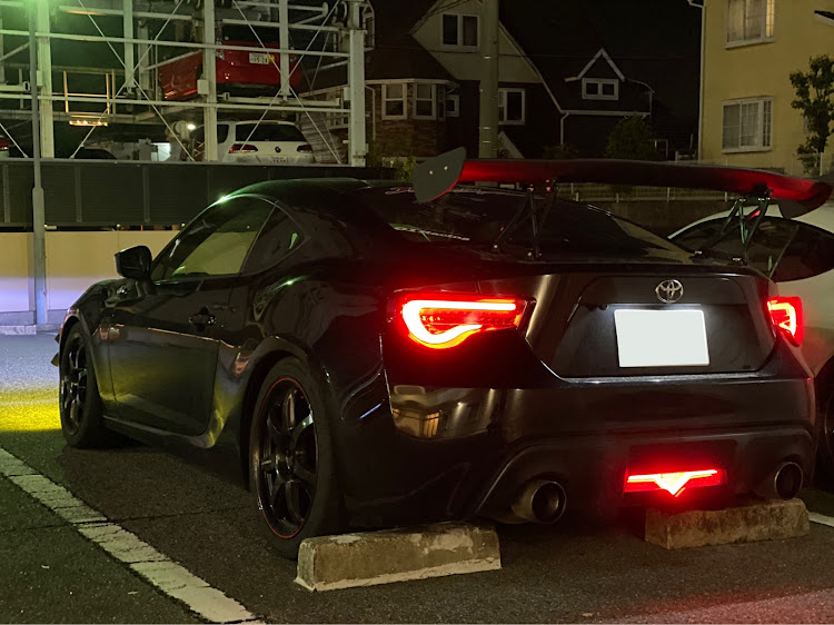 86の86・86 zn6・86BRZオーナーさんと繋がりたい・86BRZ乗りと繋がりたい・後ろ姿もイケメンに関するカスタム事例の投稿画像1枚目