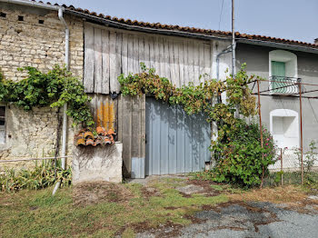 maison à Chantemerle-sur-la-Soie (17)