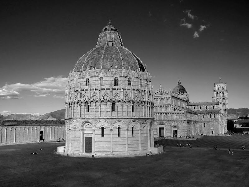 Piazza dei Miracoli di Giorgio Lucca