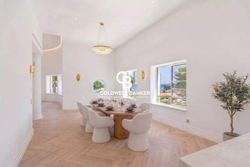 Villa avec piscine et terrasse 5