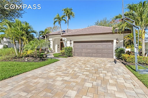 House with pool 5