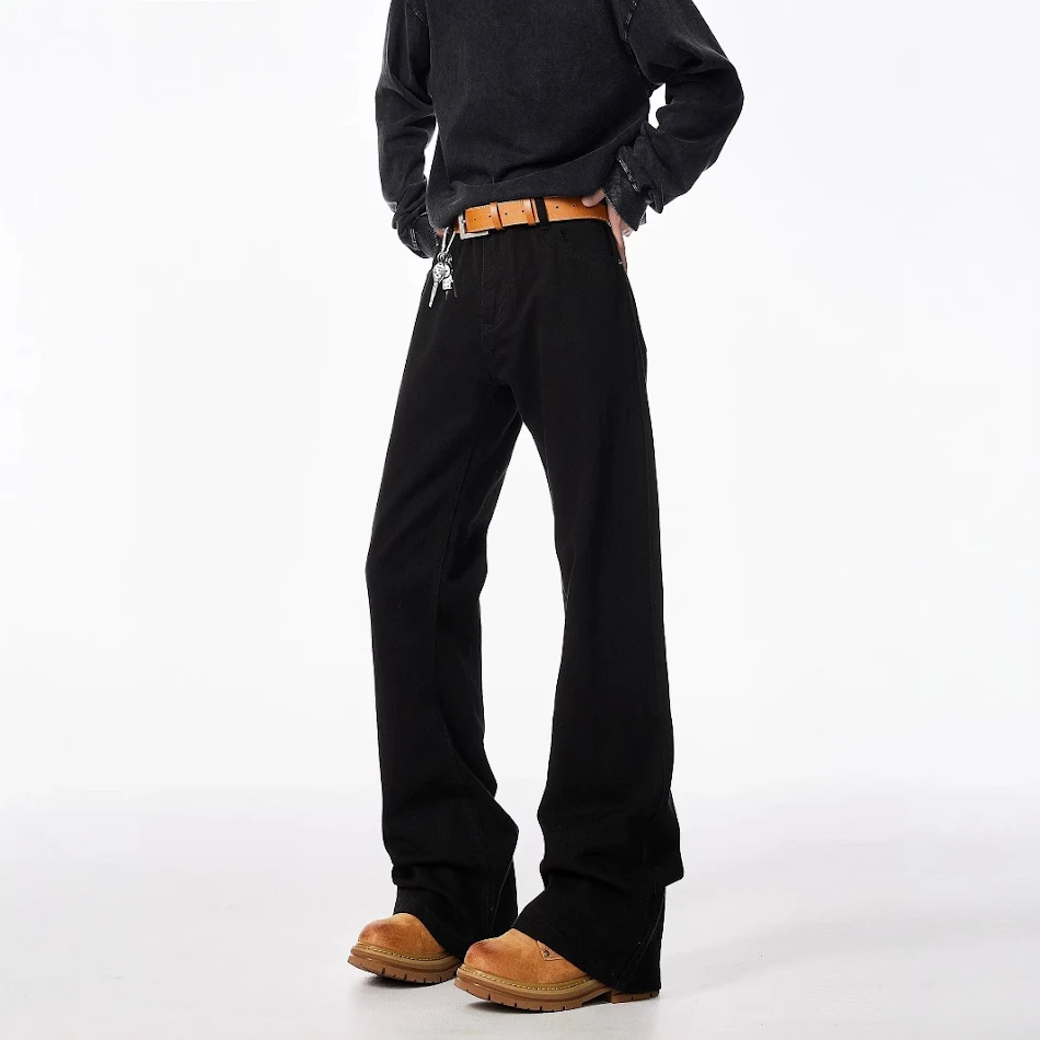 High Street Loose Pu Shuai Micro-Pull Straight Pants. Comfortable straight pants for a relaxed, modern look. Ideal for e