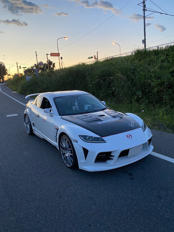 RX-8の色んな素敵な場所まで、ドライブして行きたい。・エイトライフを満喫してます♪♪♪・アコードユーロRと互角の勝負。・自作、赤色のエンブレム。・パワチェック、APITにて約220馬力でした。に関するカスタム事例の投稿画像5枚目