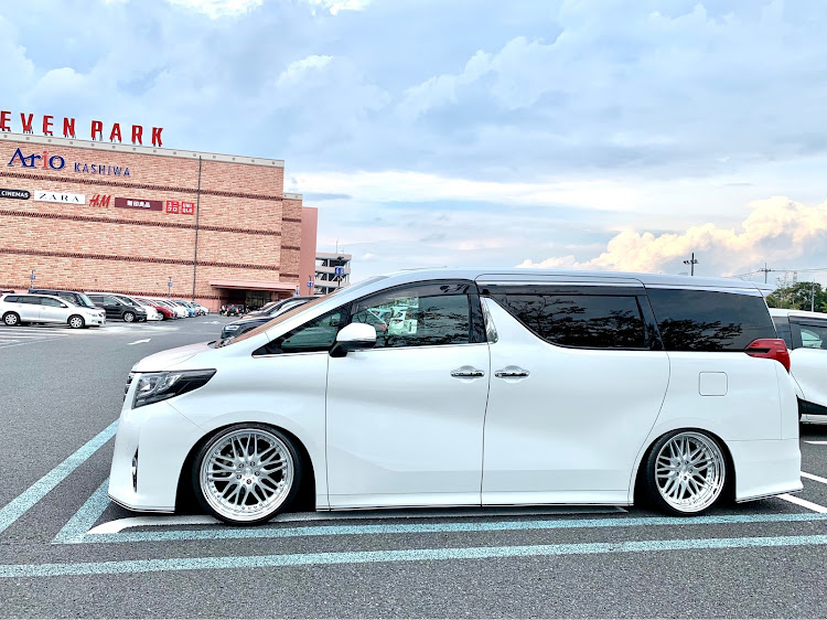 アルファードの夏休み・明日から仕事・海までドライブ・山までドライブに関するカスタム事例の投稿画像5枚目
