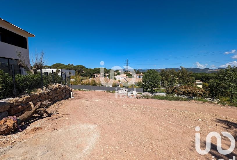  Vente Terrain à bâtir - 805m² à Puget-sur Argens (83480) 