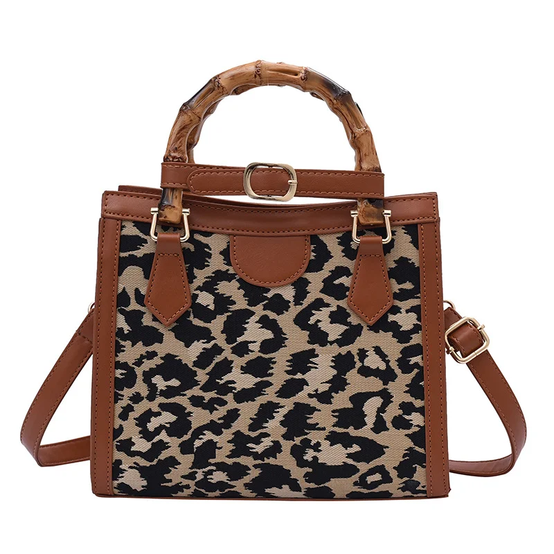 Luipaardprint kleine vierkante tas Handtas voor dames, perfect formaat voor dagelijks gebruik of een avondje uit. Combineert stijl en functionaliteit.