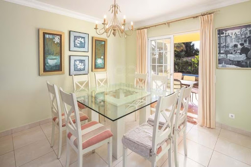 Maison avec jardin et terrasse 3