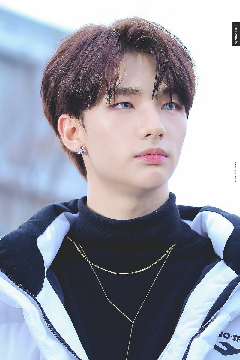 Stray Kids Pretty Boy Hyunjin.jpg 2