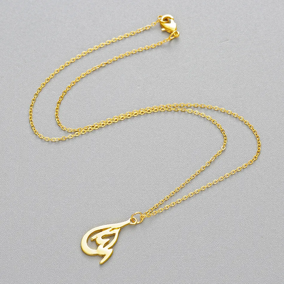 Alloy Simple Gold Lightning ketting voor dames en heren. Eenvoudig gouden bliksem ontwerp. Een stijlvolle, unisex accessoire.
