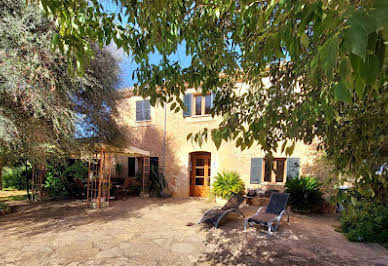 Maison avec piscine et terrasse 11