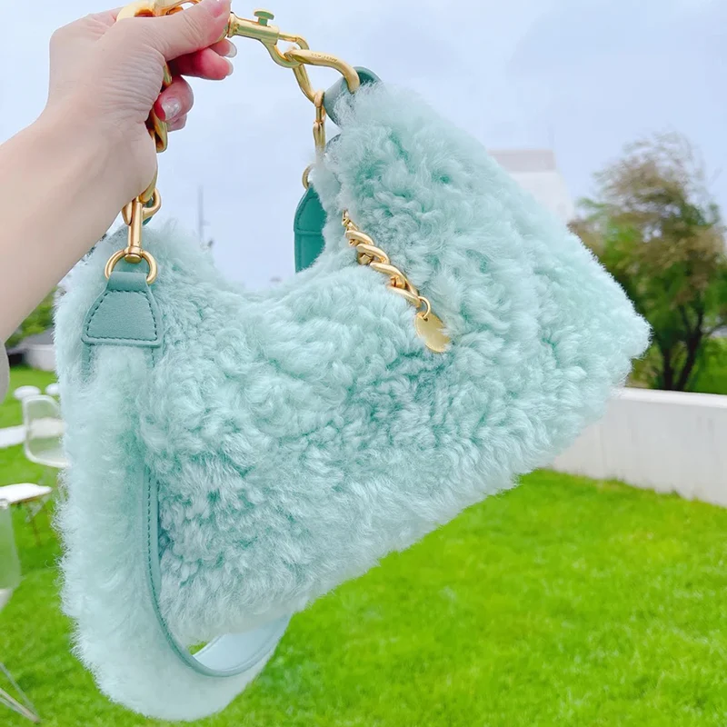 Women's Niche Design Plush Chain Shoulder Messenger Bag Stylish & Comfortable Perfect for Everyday Use and Special Occas