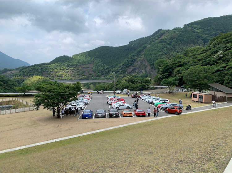 スカイライン GT-Rの鳴淵ダム・BCNR33・LM Limited・チャンピオンブルー・スカイラインGT-Rに関するカスタム事例の投稿画像2枚目