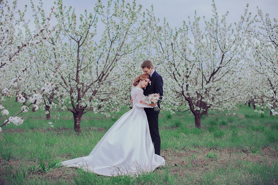 Fotógrafo de casamento Oksana Karaush (sand). Foto de 4 de junho 2015