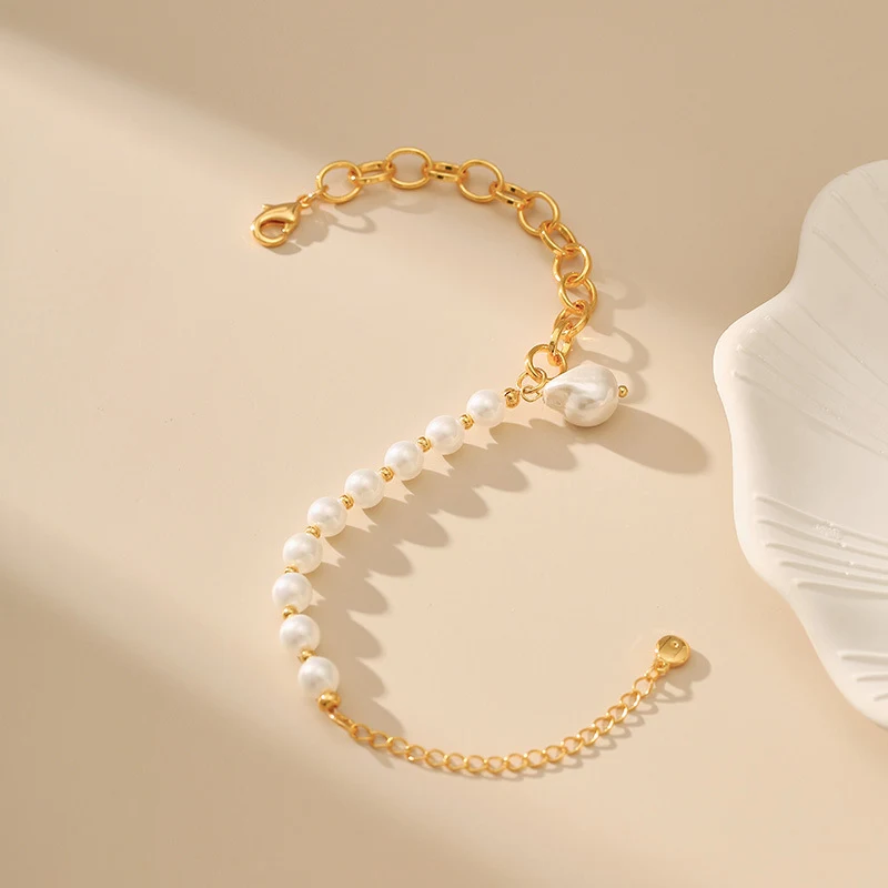 Title 4, Bracelet femme en perles de coquillage avec cha...