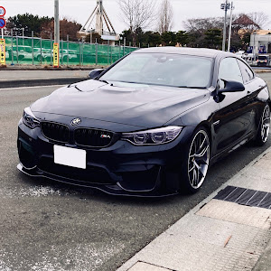 M4 クーペ F82