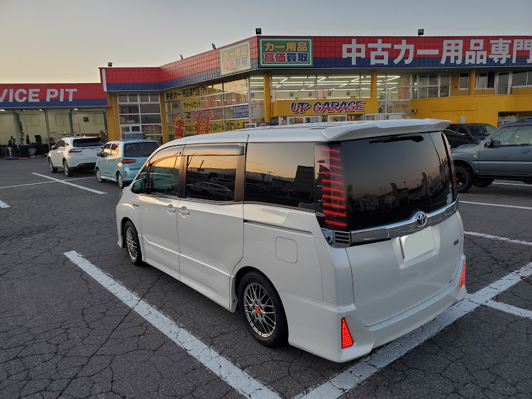 ノアの無加工スマホ撮りに関するカスタム事例の投稿画像3枚目